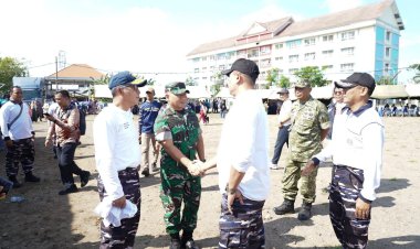 Kasrem 084/Bhaskara Jaya Ikuti Aksi Bersih Pantai untuk Indonesia ASRI
